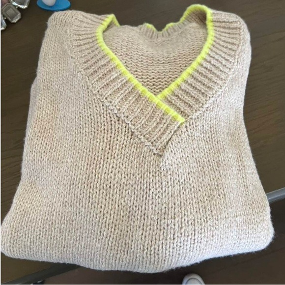 V-Neck Beige Pullover Knit Sweater Yellow Contrast Trim - Picture 9 of 12